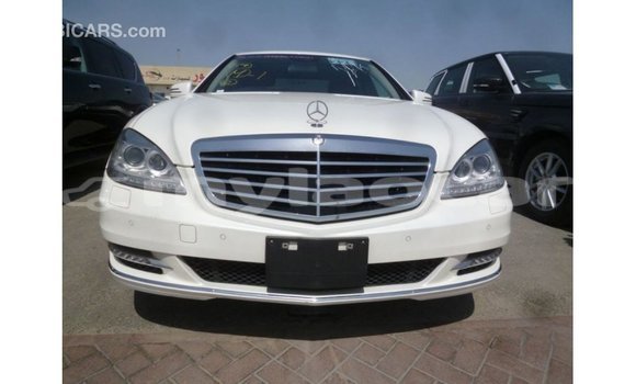 Buy Import Mercedes-Benz 190 (W201) White Car in Import - Dubai in Attapeu Province Buy Import Mercedes-Benz 190 (W201) White Car in Import - Dubai in Attapeu Province
