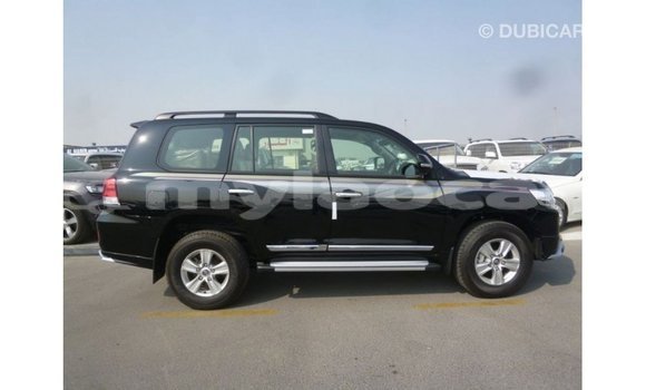 Acheter Import Voiture Toyota Land Cruiser Noir à Import - Dubai, Attapeu Province Acheter Import Voiture Toyota Land Cruiser Noir à Import - Dubai, Attapeu Province