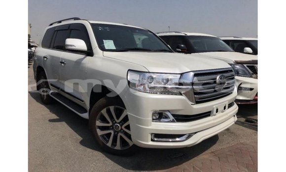 Buy Import Toyota Land Cruiser White Car in Import - Dubai in Attapeu Province Buy Import Toyota Land Cruiser White Car in Import - Dubai in Attapeu Province