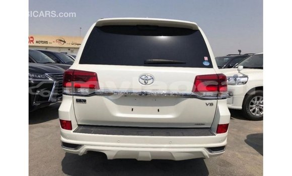 Buy Import Toyota Land Cruiser White Car in Import - Dubai in Attapeu Province Buy Import Toyota Land Cruiser White Car in Import - Dubai in Attapeu Province