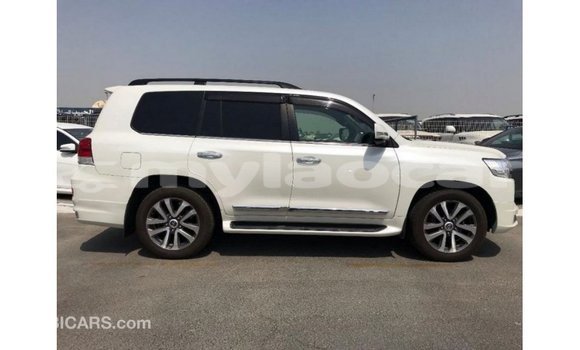Buy Import Toyota Land Cruiser White Car in Import - Dubai in Attapeu Province Buy Import Toyota Land Cruiser White Car in Import - Dubai in Attapeu Province