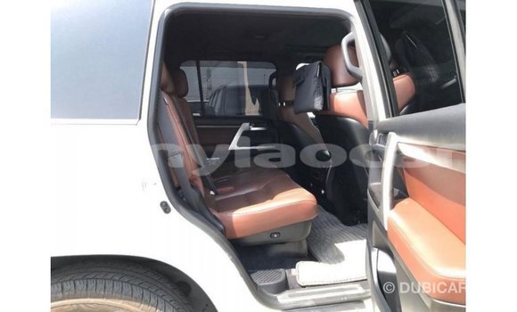 Buy Import Toyota Land Cruiser White Car in Import - Dubai in Attapeu Province Buy Import Toyota Land Cruiser White Car in Import - Dubai in Attapeu Province