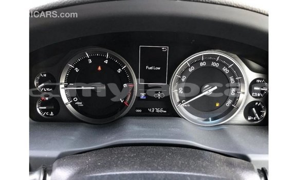 Buy Import Toyota Land Cruiser White Car in Import - Dubai in Attapeu Province Buy Import Toyota Land Cruiser White Car in Import - Dubai in Attapeu Province