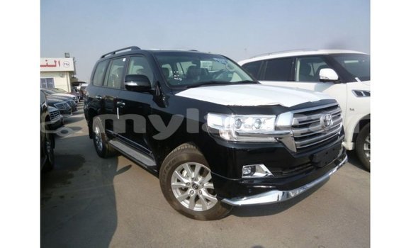 Acheter Import Voiture Toyota Land Cruiser Noir à Import - Dubai, Attapeu Province Acheter Import Voiture Toyota Land Cruiser Noir à Import - Dubai, Attapeu Province