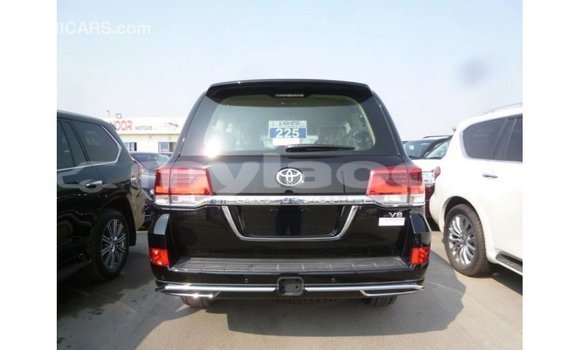 Acheter Import Voiture Toyota Land Cruiser Noir à Import - Dubai, Attapeu Province Acheter Import Voiture Toyota Land Cruiser Noir à Import - Dubai, Attapeu Province