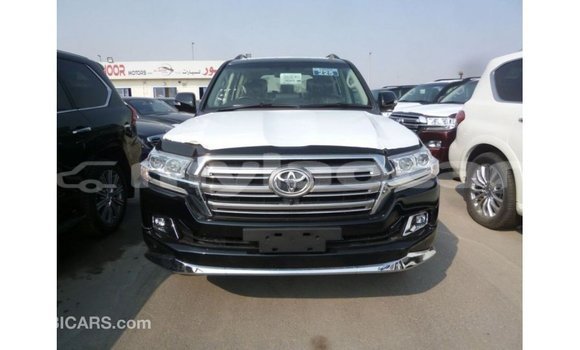Acheter Import Voiture Toyota Land Cruiser Noir à Import - Dubai, Attapeu Province Acheter Import Voiture Toyota Land Cruiser Noir à Import - Dubai, Attapeu Province