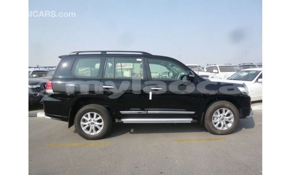 Acheter Import Voiture Toyota Land Cruiser Noir à Import - Dubai, Attapeu Province Acheter Import Voiture Toyota Land Cruiser Noir à Import - Dubai, Attapeu Province