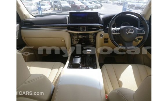 Acheter Import Voiture Lexus LX Blanc à Import - Dubai, Attapeu Province Acheter Import Voiture Lexus LX Blanc à Import - Dubai, Attapeu Province