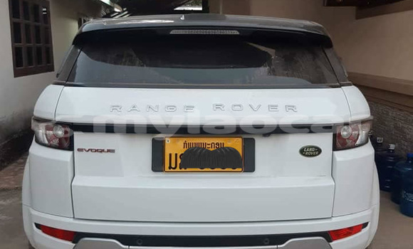 Buy Used Land Rover Range Rover White Car in Vientiane in Vientiane Province Buy Used Land Rover Range Rover White Car in Vientiane in Vientiane Province