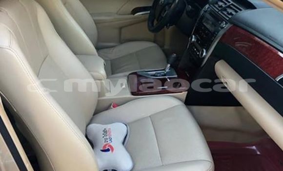 Buy Used Toyota Camry Silver Car in Vientiane in Vientiane Province Buy Used Toyota Camry Silver Car in Vientiane in Vientiane Province