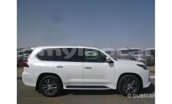 Acheter Import Voiture Lexus LX Blanc à Import - Dubai, Attapeu Province Acheter Import Voiture Lexus LX Blanc à Import - Dubai, Attapeu Province