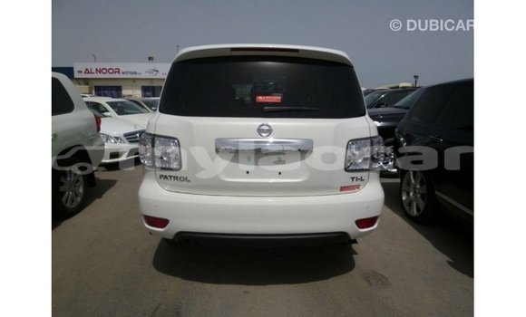 Acheter Import Voiture Nissan Patrol Blanc à Import - Dubai, Attapeu Province Acheter Import Voiture Nissan Patrol Blanc à Import - Dubai, Attapeu Province