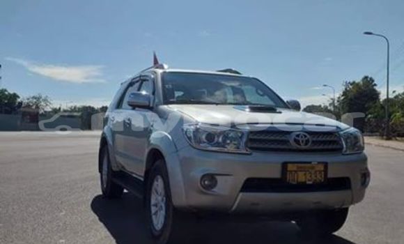 Buy Used Toyota Fortuner Silver Car in Vientiane in Vientiane Province Buy Used Toyota Fortuner Silver Car in Vientiane in Vientiane Province