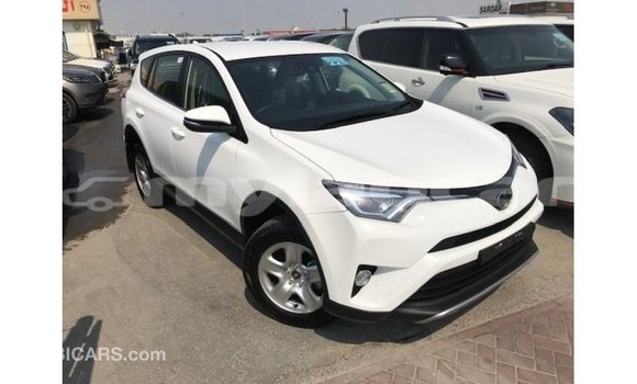 Acheter Import Voiture Toyota 4Runner Blanc à Import - Dubai, Attapeu Province Acheter Import Voiture Toyota 4Runner Blanc à Import - Dubai, Attapeu Province