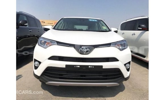Acheter Import Voiture Toyota 4Runner Blanc à Import - Dubai, Attapeu Province Acheter Import Voiture Toyota 4Runner Blanc à Import - Dubai, Attapeu Province