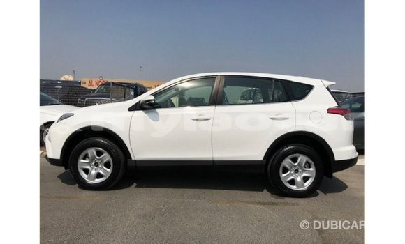 Acheter Import Voiture Toyota 4Runner Blanc à Import - Dubai, Attapeu Province Acheter Import Voiture Toyota 4Runner Blanc à Import - Dubai, Attapeu Province