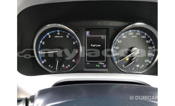 Acheter Import Voiture Toyota 4Runner Blanc à Import - Dubai, Attapeu Province Acheter Import Voiture Toyota 4Runner Blanc à Import - Dubai, Attapeu Province