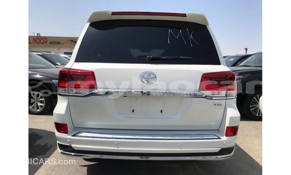 Buy Import Toyota Land Cruiser White Car in Import - Dubai in Attapeu Province Buy Import Toyota Land Cruiser White Car in Import - Dubai in Attapeu Province