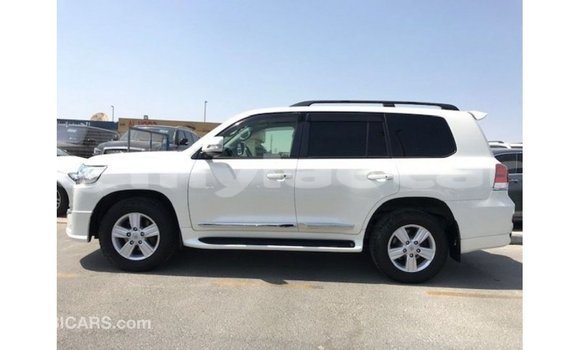 Buy Import Toyota Land Cruiser White Car in Import - Dubai in Attapeu Province Buy Import Toyota Land Cruiser White Car in Import - Dubai in Attapeu Province