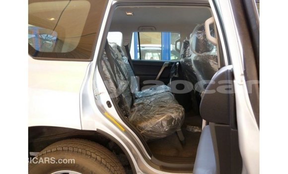 Acheter Import Voiture Toyota Prado Autre à Import - Dubai, Attapeu Province Acheter Import Voiture Toyota Prado Autre à Import - Dubai, Attapeu Province