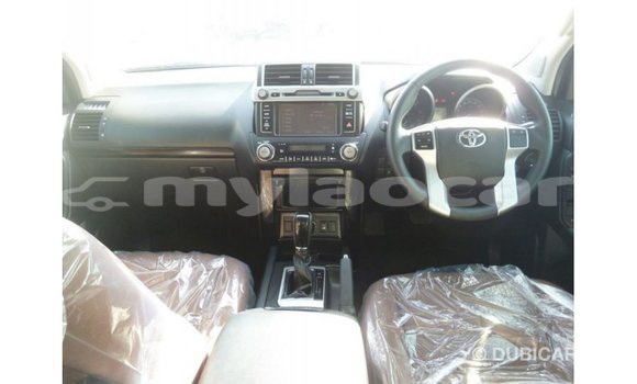 Acheter Import Voiture Toyota Prado Blanc à Import - Dubai, Attapeu Province Acheter Import Voiture Toyota Prado Blanc à Import - Dubai, Attapeu Province