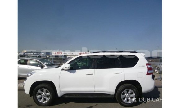 Acheter Import Voiture Toyota Prado Blanc à Import - Dubai, Attapeu Province Acheter Import Voiture Toyota Prado Blanc à Import - Dubai, Attapeu Province