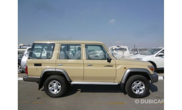 Acheter Import Voiture Toyota Land Cruiser Beige à Import - Dubai, Attapeu Province Acheter Import Voiture Toyota Land Cruiser Beige à Import - Dubai, Attapeu Province