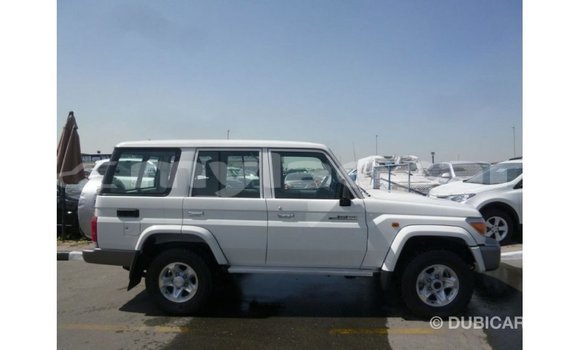 Buy Import Toyota Land Cruiser White Car in Import - Dubai in Attapeu Province Buy Import Toyota Land Cruiser White Car in Import - Dubai in Attapeu Province