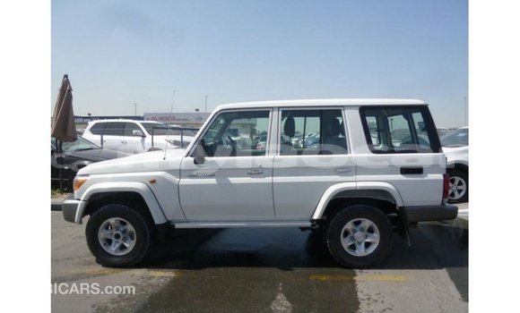 Buy Import Toyota Land Cruiser White Car in Import - Dubai in Attapeu Province Buy Import Toyota Land Cruiser White Car in Import - Dubai in Attapeu Province