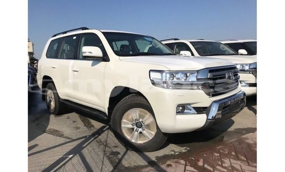 Acheter Import Voiture Toyota Land Cruiser Blanc à Import - Dubai, Attapeu Province Acheter Import Voiture Toyota Land Cruiser Blanc à Import - Dubai, Attapeu Province