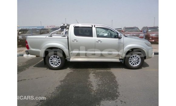Acheter Import Voiture Toyota Hilux Autre à Import - Dubai, Attapeu Province Acheter Import Voiture Toyota Hilux Autre à Import - Dubai, Attapeu Province