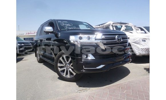 Acheter Import Voiture Toyota Land Cruiser Noir à Import - Dubai, Attapeu Province Acheter Import Voiture Toyota Land Cruiser Noir à Import - Dubai, Attapeu Province