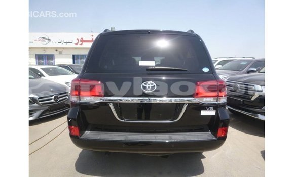 Acheter Import Voiture Toyota Land Cruiser Noir à Import - Dubai, Attapeu Province Acheter Import Voiture Toyota Land Cruiser Noir à Import - Dubai, Attapeu Province