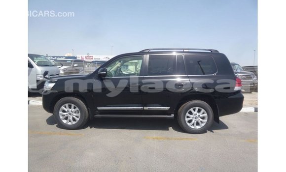 Acheter Import Voiture Toyota Land Cruiser Noir à Import - Dubai, Attapeu Province Acheter Import Voiture Toyota Land Cruiser Noir à Import - Dubai, Attapeu Province