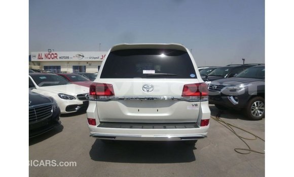 Buy Import Toyota Land Cruiser White Car in Import - Dubai in Attapeu Province Buy Import Toyota Land Cruiser White Car in Import - Dubai in Attapeu Province