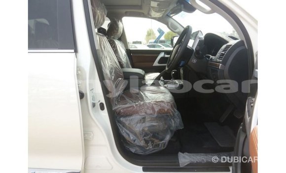 Buy Import Toyota Land Cruiser White Car in Import - Dubai in Attapeu Province Buy Import Toyota Land Cruiser White Car in Import - Dubai in Attapeu Province