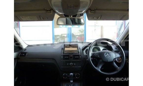 Acheter Import Voiture Mercedes-Benz 200 Autre à Import - Dubai, Attapeu Province Acheter Import Voiture Mercedes-Benz 200 Autre à Import - Dubai, Attapeu Province