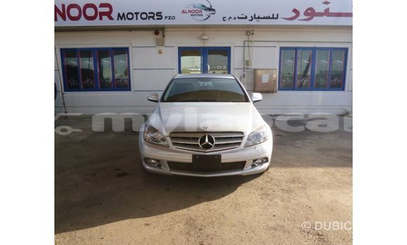Acheter Import Voiture Mercedes-Benz 200 Autre à Import - Dubai, Attapeu Province Acheter Import Voiture Mercedes-Benz 200 Autre à Import - Dubai, Attapeu Province