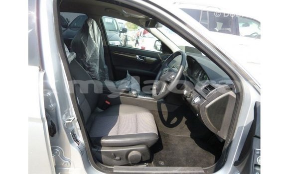 Buy Import Mercedes-Benz 200 Other Car in Import - Dubai in Attapeu Province Buy Import Mercedes-Benz 200 Other Car in Import - Dubai in Attapeu Province