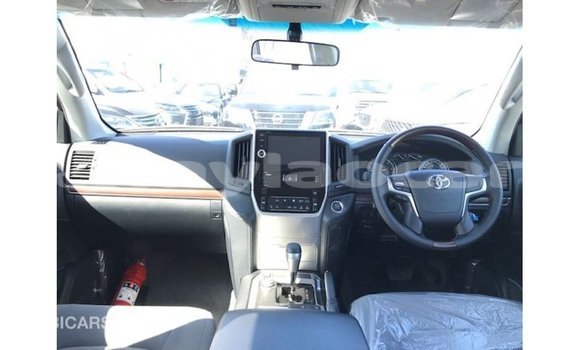 Buy Import Toyota Land Cruiser White Car in Import - Dubai in Attapeu Province Buy Import Toyota Land Cruiser White Car in Import - Dubai in Attapeu Province