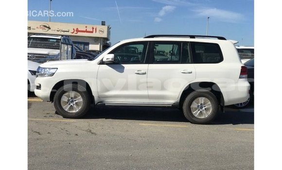 Buy Import Toyota Land Cruiser White Car in Import - Dubai in Attapeu Province Buy Import Toyota Land Cruiser White Car in Import - Dubai in Attapeu Province
