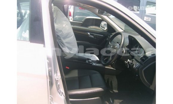 Buy Import Mercedes-Benz 190 (W201) Other Car in Import - Dubai in Attapeu Province Buy Import Mercedes-Benz 190 (W201) Other Car in Import - Dubai in Attapeu Province