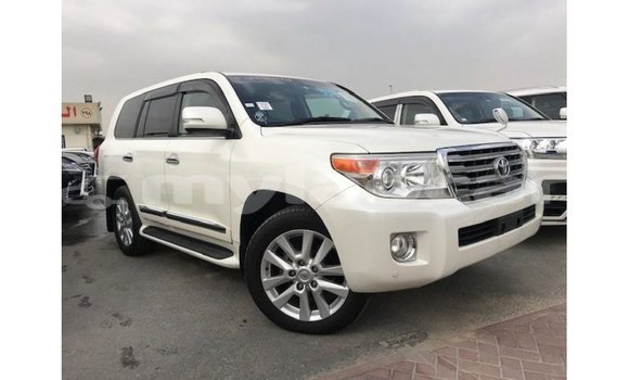 ຊື້ ການ ນຳ ເຂົ້າ Toyota Land Cruiser White ລົດ ໃນ Import - Dubai ໃນ Attapeu Province ຊື້ ການ ນຳ ເຂົ້າ Toyota Land Cruiser White ລົດ ໃນ Import - Dubai ໃນ Attapeu Province