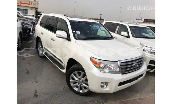 ຊື້ ການ ນຳ ເຂົ້າ Toyota Land Cruiser White ລົດ ໃນ Import - Dubai ໃນ Attapeu Province ຊື້ ການ ນຳ ເຂົ້າ Toyota Land Cruiser White ລົດ ໃນ Import - Dubai ໃນ Attapeu Province