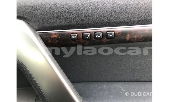 ຊື້ ການ ນຳ ເຂົ້າ Toyota Land Cruiser White ລົດ ໃນ Import - Dubai ໃນ Attapeu Province ຊື້ ການ ນຳ ເຂົ້າ Toyota Land Cruiser White ລົດ ໃນ Import - Dubai ໃນ Attapeu Province