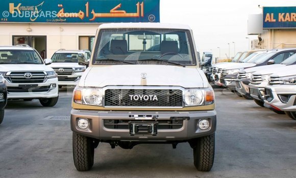 Buy Import Toyota Land Cruiser Beige Car in Import - Dubai in Attapeu Province Buy Import Toyota Land Cruiser Beige Car in Import - Dubai in Attapeu Province