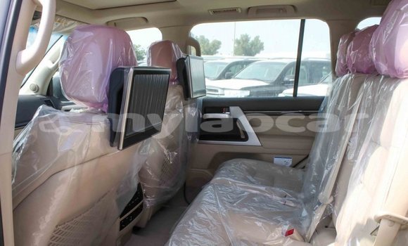 Buy Import Toyota Land Cruiser White Car in Import - Dubai in Attapeu Province Buy Import Toyota Land Cruiser White Car in Import - Dubai in Attapeu Province