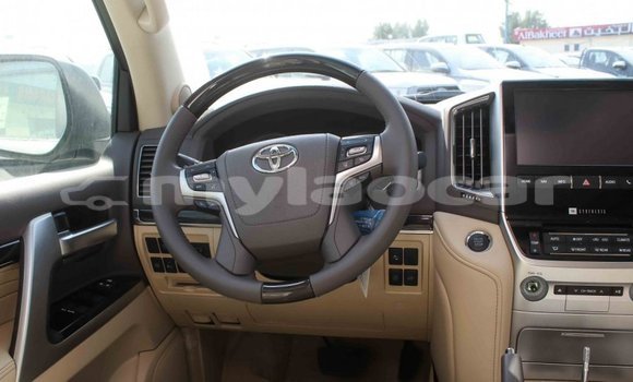 Buy Import Toyota Land Cruiser White Car in Import - Dubai in Attapeu Province Buy Import Toyota Land Cruiser White Car in Import - Dubai in Attapeu Province