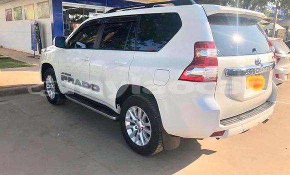 Buy Used Toyota Land Cruiser Prado White Car in Vientiane in Vientiane Province Buy Used Toyota Land Cruiser Prado White Car in Vientiane in Vientiane Province