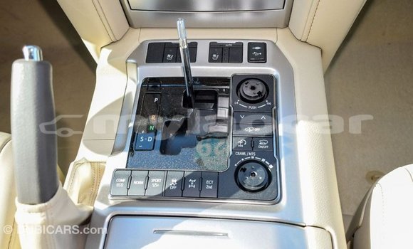 Buy Import Toyota Land Cruiser White Car in Import - Dubai in Attapeu Province Buy Import Toyota Land Cruiser White Car in Import - Dubai in Attapeu Province